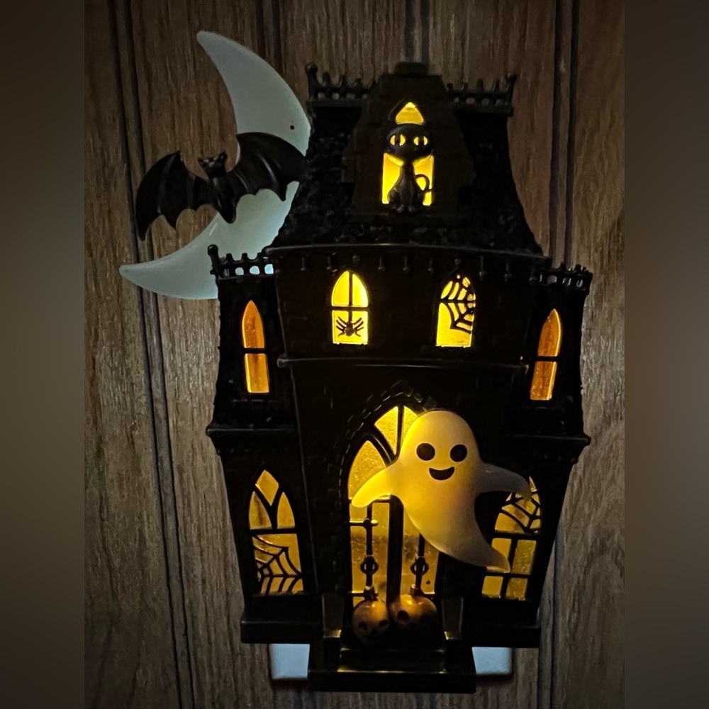 👻🦇BATH & BODY WORKS HALLOWEEN HAUNTED HOUSE WALLFLOWER🦇👻